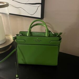 This bag is in brand new condition
(Willing to negotiate)